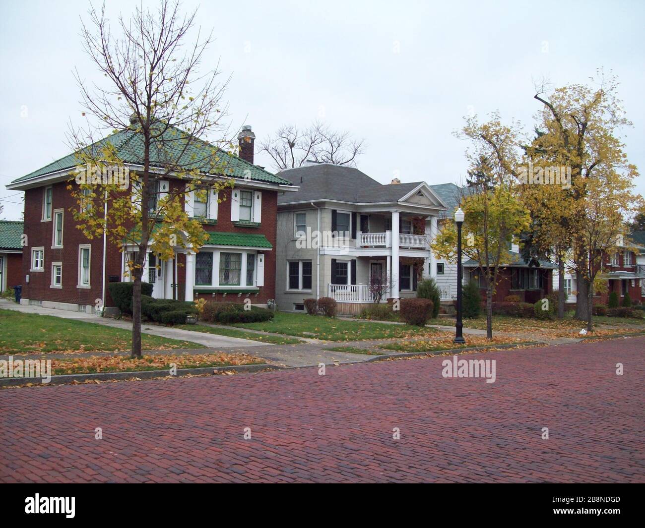 Homes on niagara falls blvd hires stock photography and images Alamy