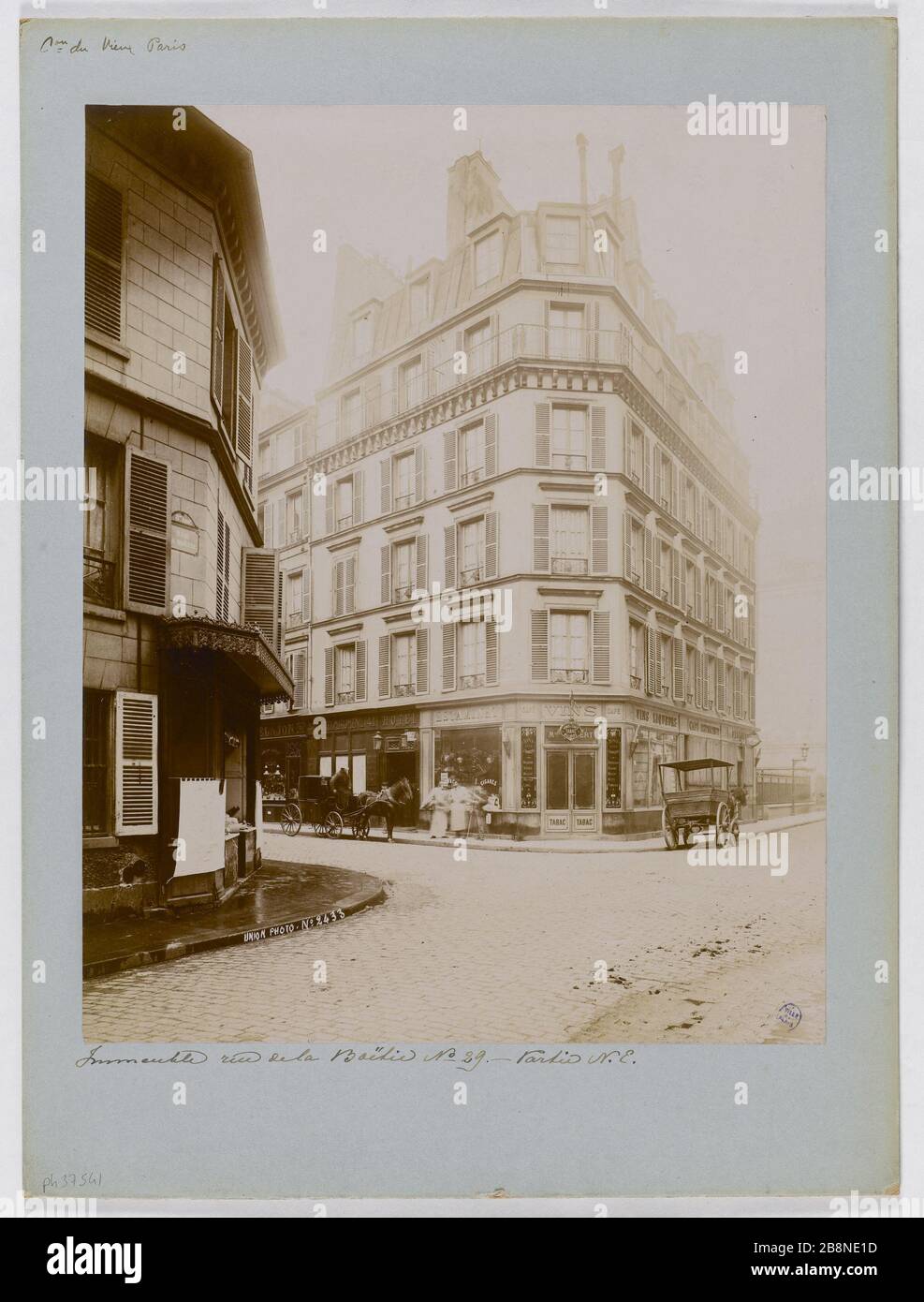 Building, 29 rue de la Boetie (North-East), Paris (VIII arr.) Immeuble, 29 rue de la Boëtie (partie Nord-Est), Paris (VIIIème arr.), 1898. Union Photographique Française. Paris, musée Carnavalet. Stock Photo