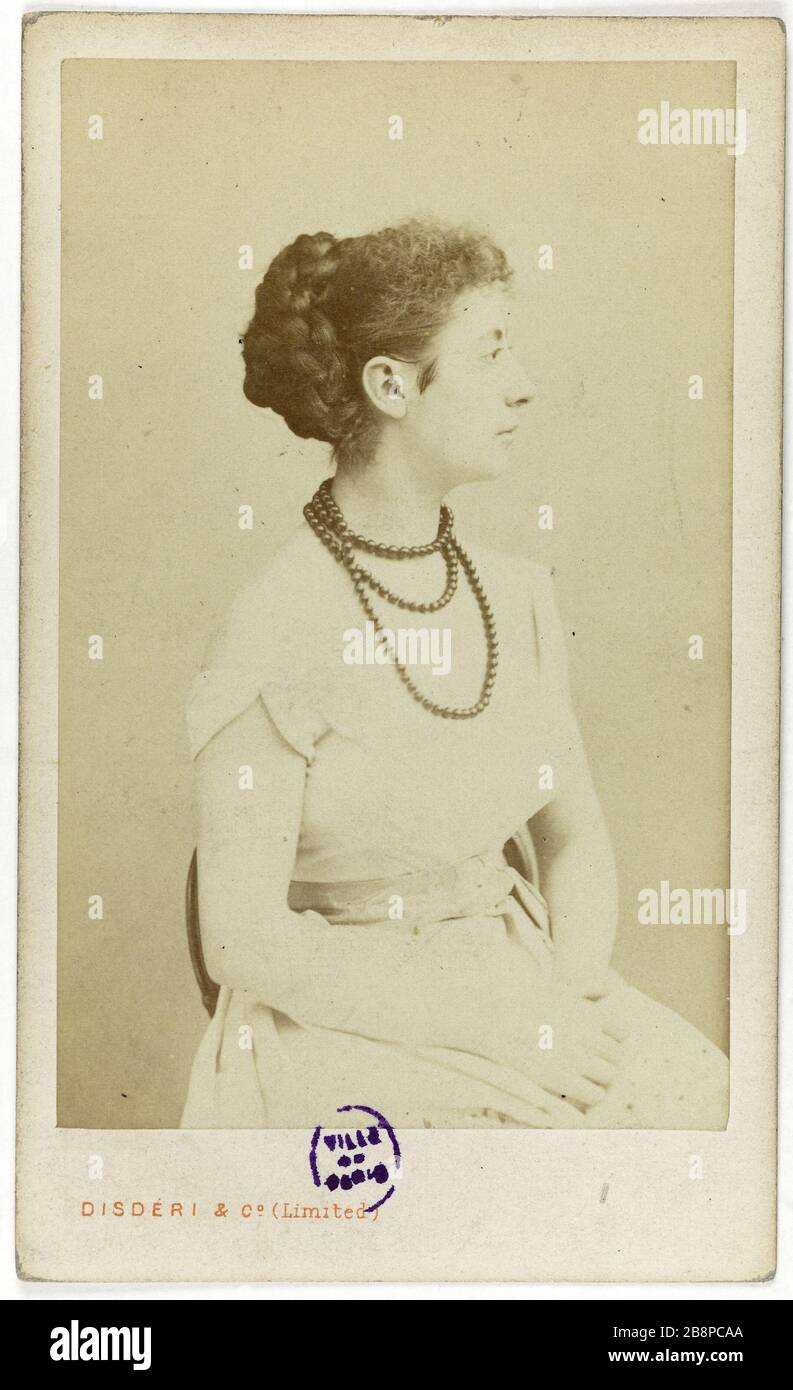 Portrait of Montero, dancer at the Theater de Chatelet in 1868 at the Opéra Comique. Portrait de Montero, danseuse au Théâtre de Châtelet en 1868 et à l'Opéra Comique. Carte de visite (recto). Tirage sur papier albuminé. 1860-1890. Photographie de Disderi & Cie. Paris, musée Carnavalet. Stock Photo