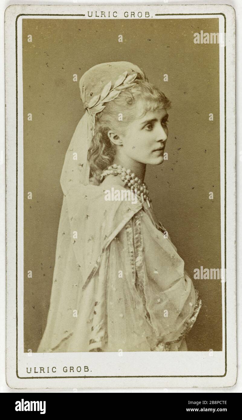 Portrait of Morini, actress at the Theater de la Gaite. Portrait de