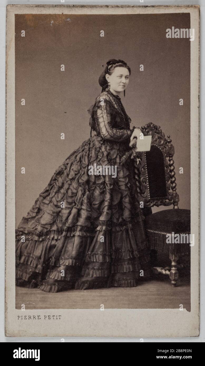 Portrait of Nantier Didier, actress at the opera and the theater of the Italians in 1861. Pierre Petit (Pierre Lanith Petit, dit). Portrait de Nantier-Didier, actrice à l'Opéra et au théâtre des Italiens en 1861. Carte de visite (recto). Tirage sur papier albuminé. 1860-1890. Paris, musée Carnavalet. Stock Photo