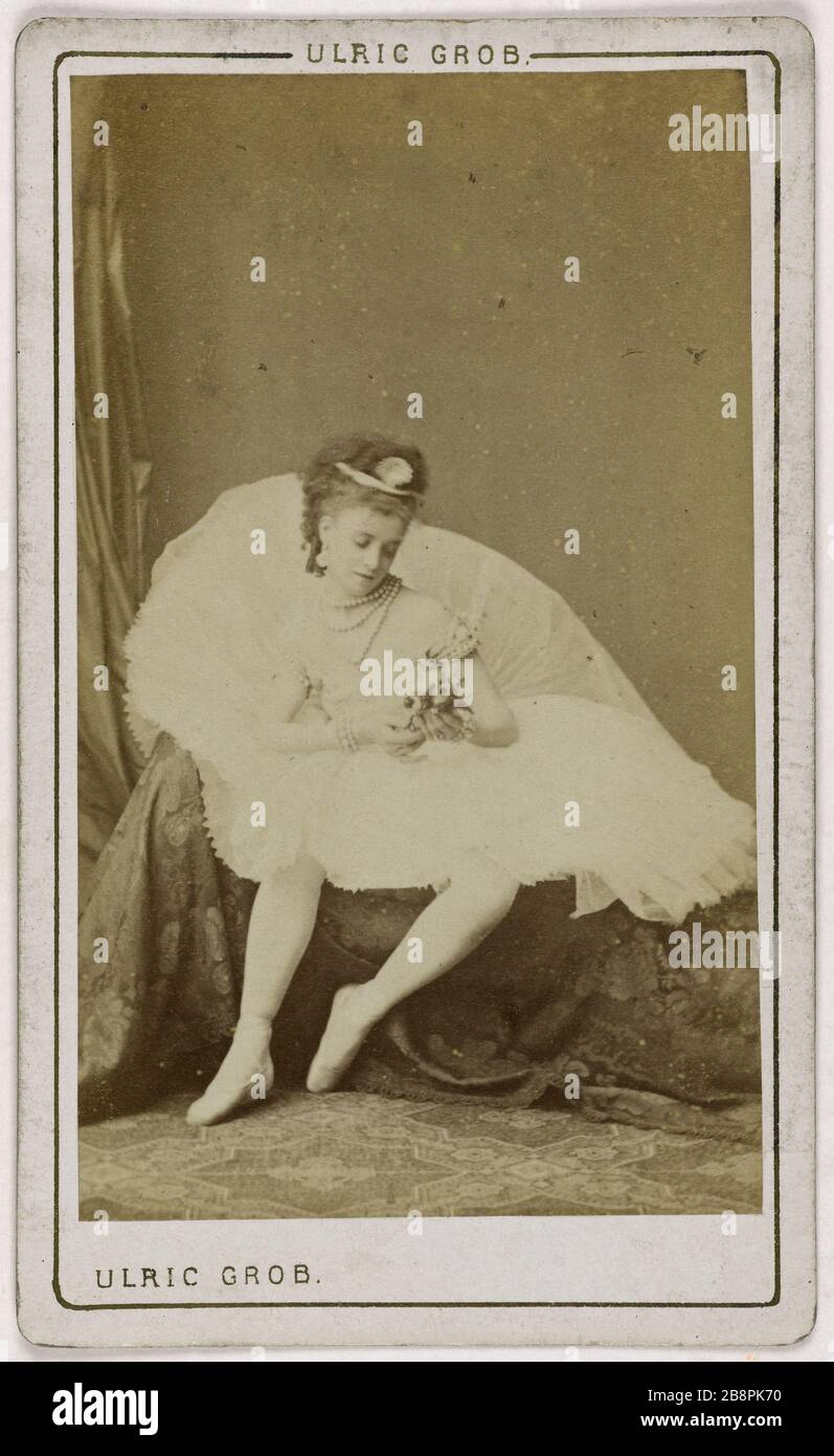 Portrait of Rosselli Ch., (Dancer) Ulric Grob. Portrait de Rosselli Ch., danseuse. Carte de visite (recto). Tirage sur papier albuminé, 1860-1890. Paris, musée Carnavalet. Stock Photo