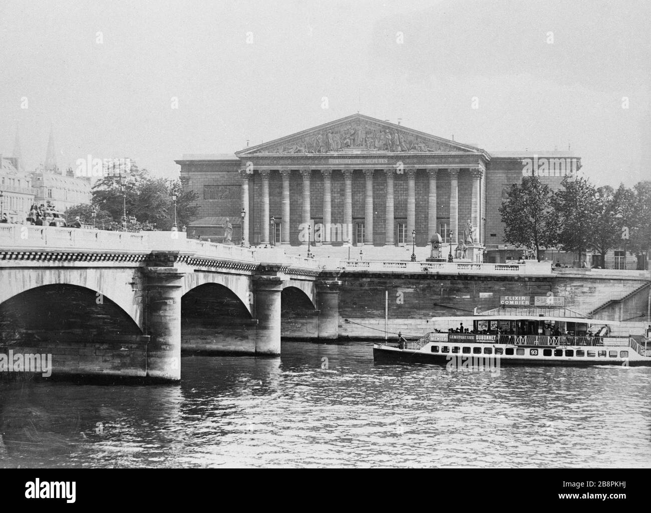 The Chamber of Deputies and 'La Chambre des Députés et le pont de la Concorde'. Paris (VIIème arr.). Photographie de Paul Géniaux (1873-1914). Paris, musée Carnavalet. Stock Photo