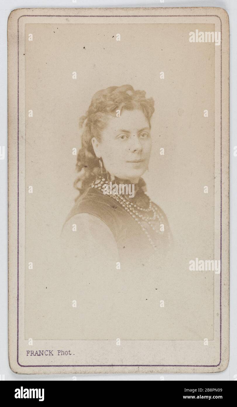 Portrait of Sevestre, actress and singer at the Theater de la Gaite and the Opera Comique. Portrait de Sevestre, actrice et chanteuse au Théâtre de la Gaîté et à l'Opéra Comique. Carte de visite (recto). Franck (François Gobinet de Villechole, dit). Tirage sur papier albuminé, 1860-1890. Paris, musée Carnavalet. Stock Photo