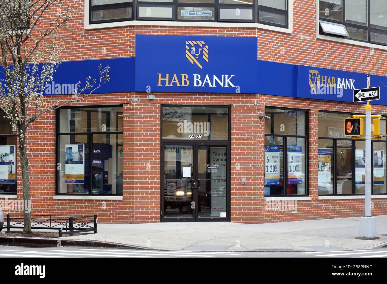 Hab Bank Nyc High Resolution Stock Photography and Images Alamy