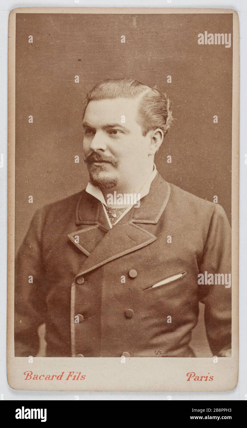 Portrait of Jean-Alexandre Talazac (1853-1892), theater actor and singer in  1877. Bacard Fils (Paul Bacard, dit). Portrait de Jean-Alexandre Talazac  (1853-1892), acteur de théâtre et chanteur en 1877. Carte de visite (recto).