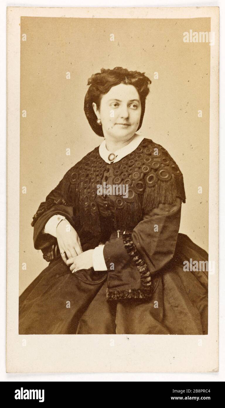 Portrait of Alice Theric, actress Portrait d'Alice Theric, actrice ...