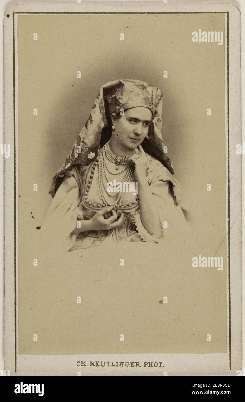 Portrait of Barucci, Julia (fashion woman) Charles Reutlinger (1816-1880). Portrait de Barucci, Julia, (femme à la mode). Carte de visite (recto). Tirage sur papier albuminé. 1870-1890. Paris, musée Carnavalet. Stock Photo