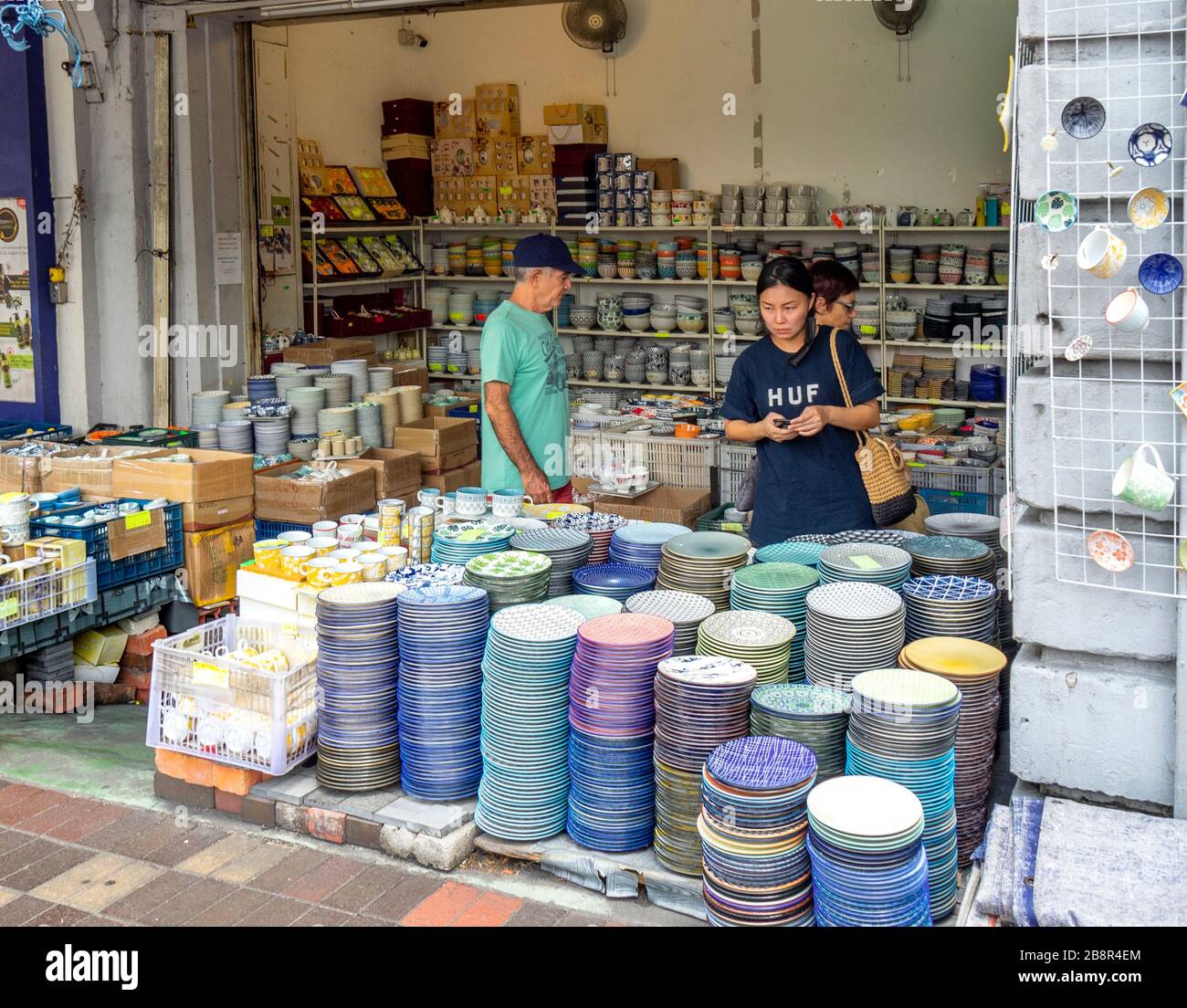 Crockery shop hi-res stock photography and images - Alamy