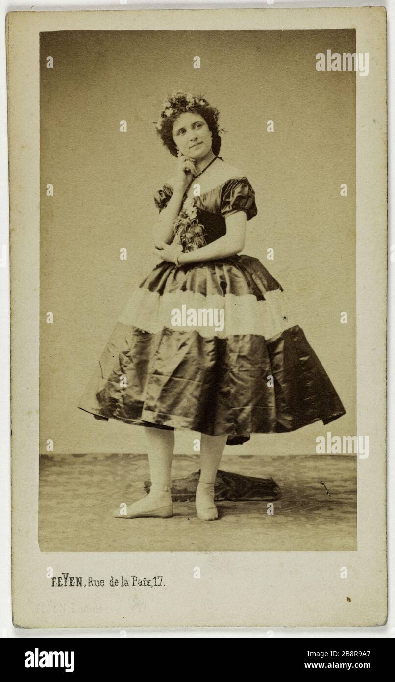 Portrait of Godot (dancer) Portrait de Godot, danseuse. Carte de visite (recto). Photographie de Jacques Eugène Feyen. Tirage sur papier albuminé. 1860-1890. Paris, musée Carnavalet. Stock Photo