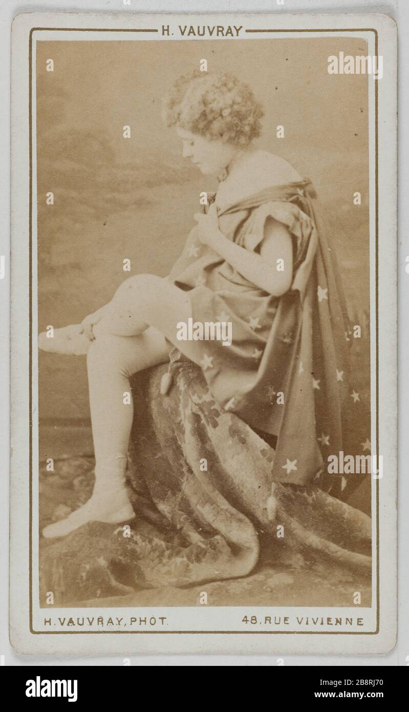 Portrait of Legrand (Julia?) (Actress) Portrait de Julia Legrand, actrice.  Carte de visite (recto). Photographie d'Hyppolite Vauvray (actif de  1853-1887), 1860-1890. Paris, musée Carnavalet Stock Photo - Alamy