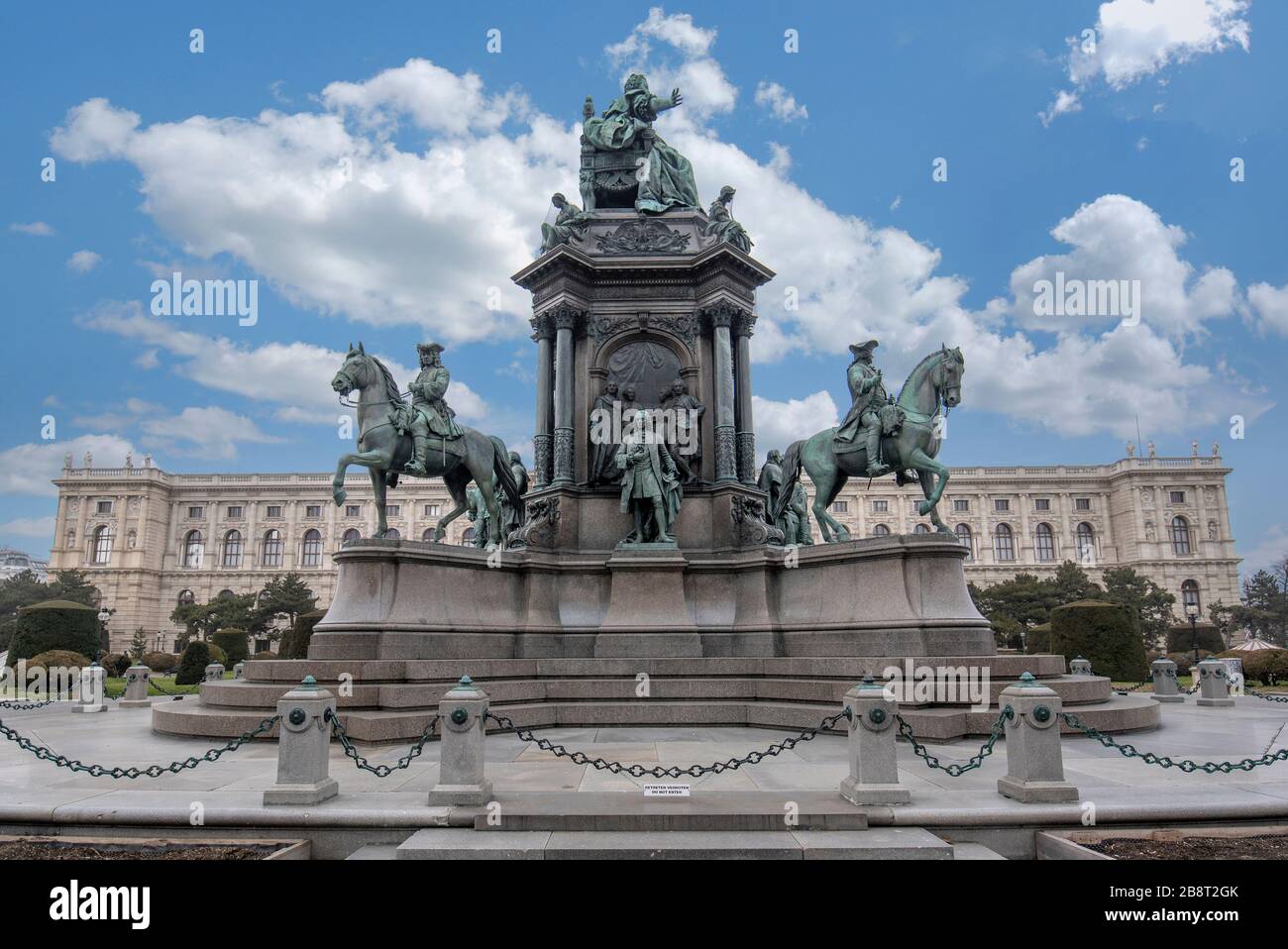 Vienna, Austria. Maria Theresia Monument front of The Museum of Natural History and Art History (Kunsthistorisches and Naturhistorisches) Stock Photo