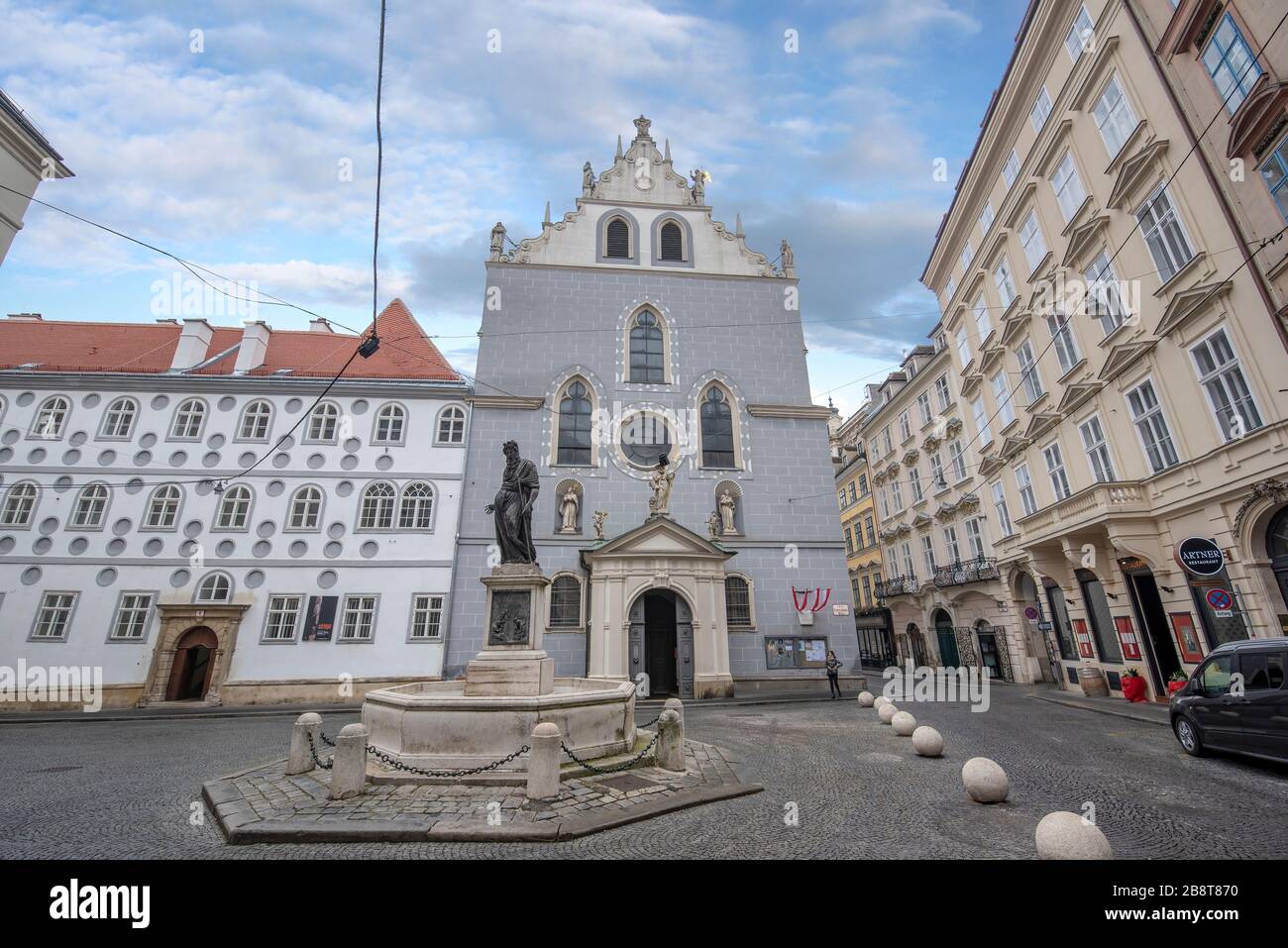 VIENNA, AUSTRIA. The Franciscans church, dedicated to St Hieronymus (St Jerome) was built 1611 in Renaissance style with a baroque interior. Stock Photo