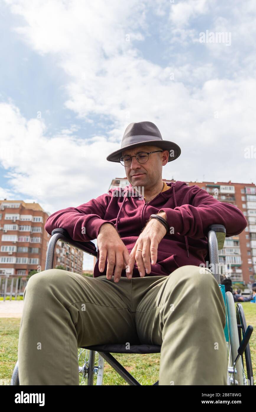 Old man wheelchair sad hi-res stock photography and images - Alamy
