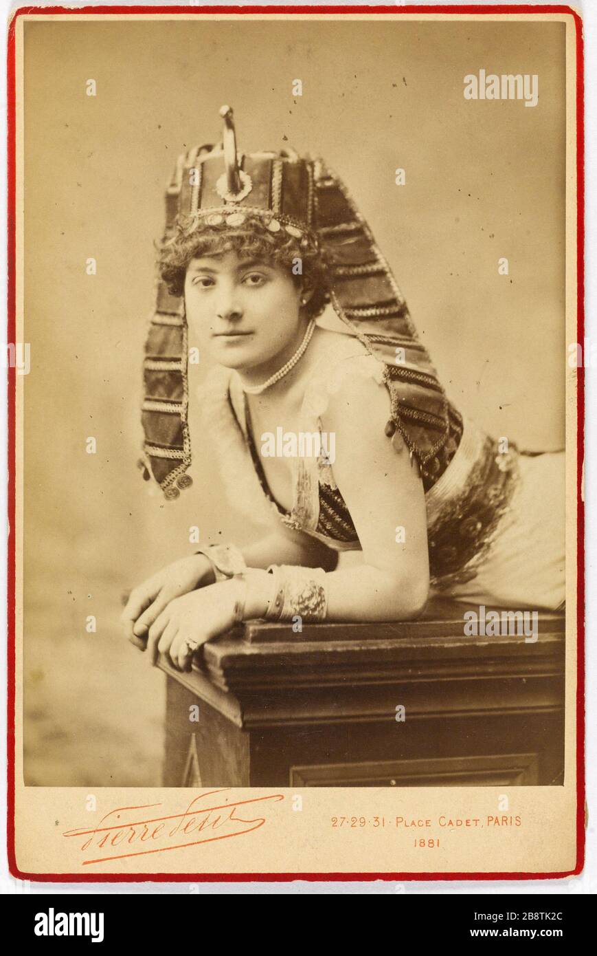 Portrait of Louise Bonnet, actress 'Portrait de Louise Bonnet, actrice'. Photographie de Pierre Petit (1831-1909). Tirage sur papier albuminé. Paris, musée Carnavalet. Stock Photo
