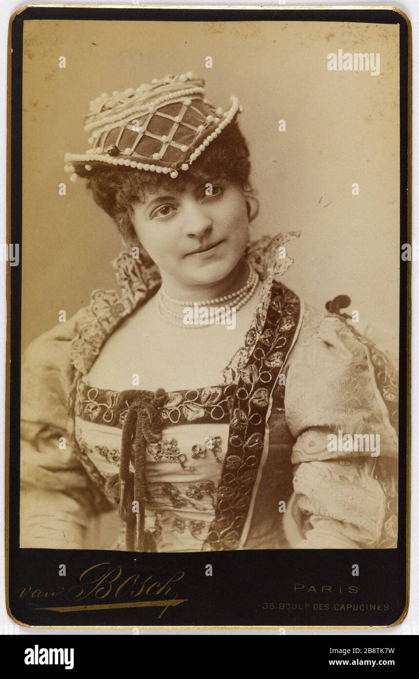 Portrait of Mary Albert, actress 'Mary Albert, actrice'. Photographie d'Otto van Bosch. Tirage sur papier albuminé. Paris, musée Carnavalet. Stock Photo