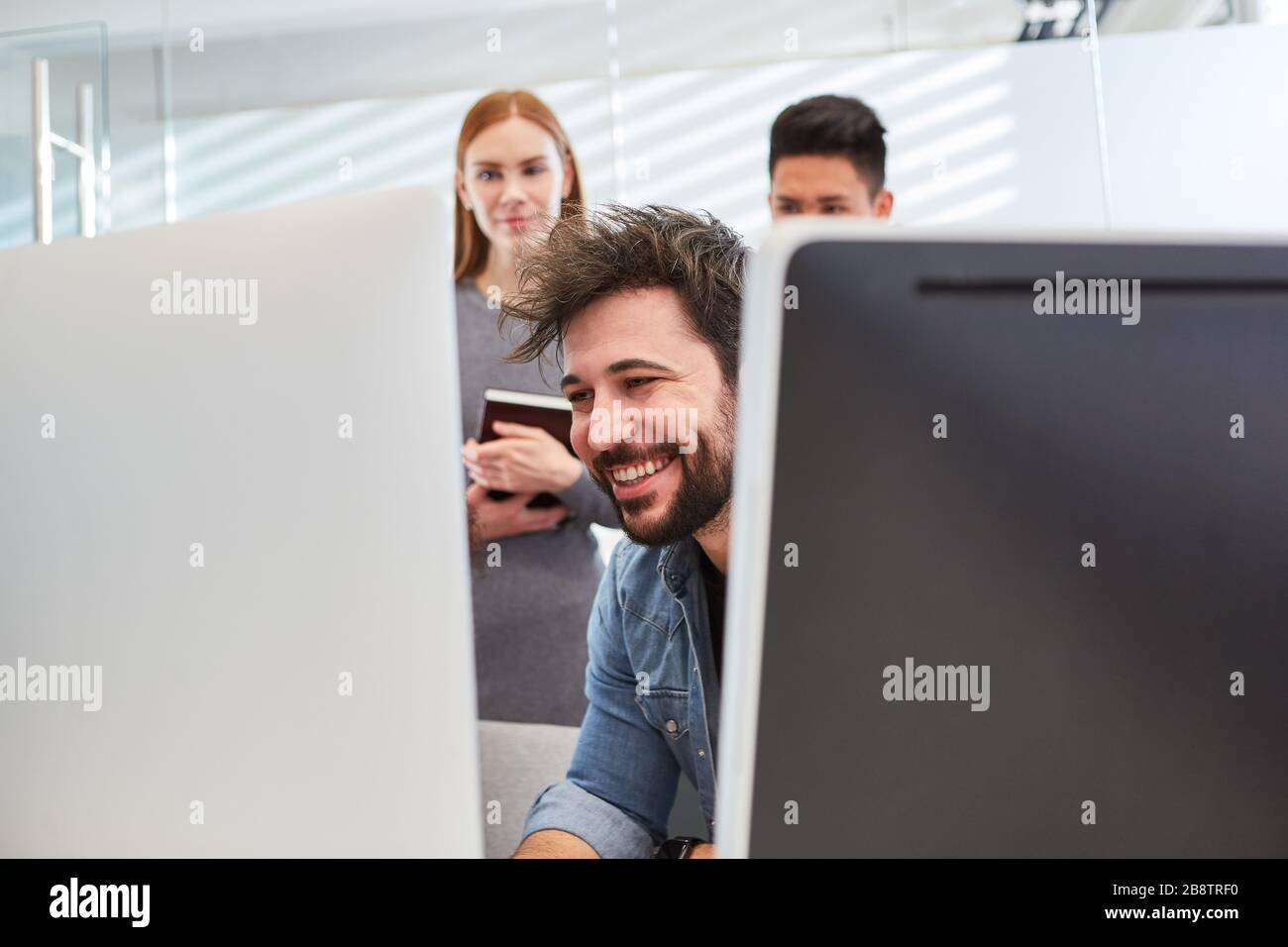 Programming training hi-res stock photography and images - Alamy
