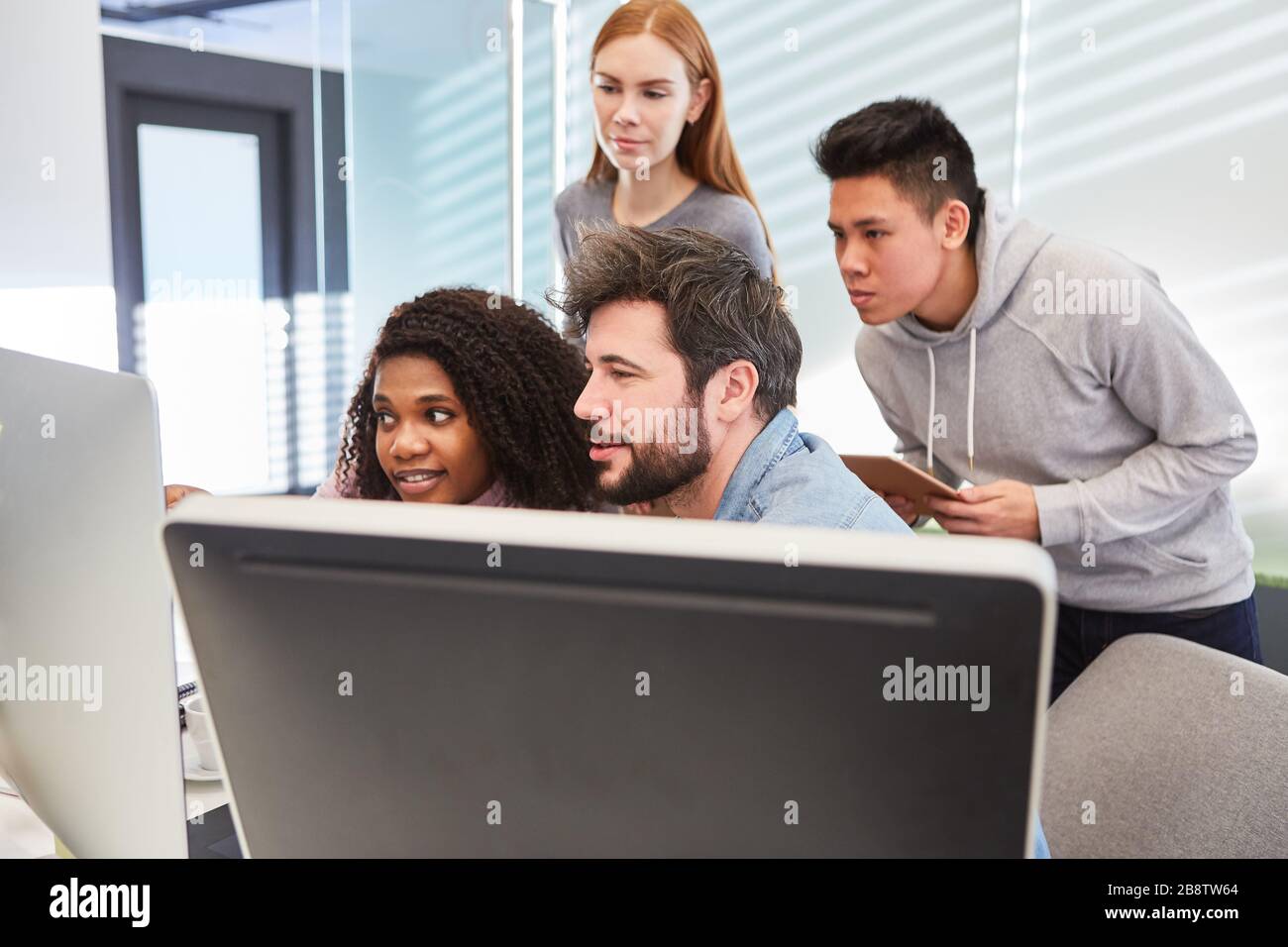 Programmer team hi-res stock photography and images - Alamy