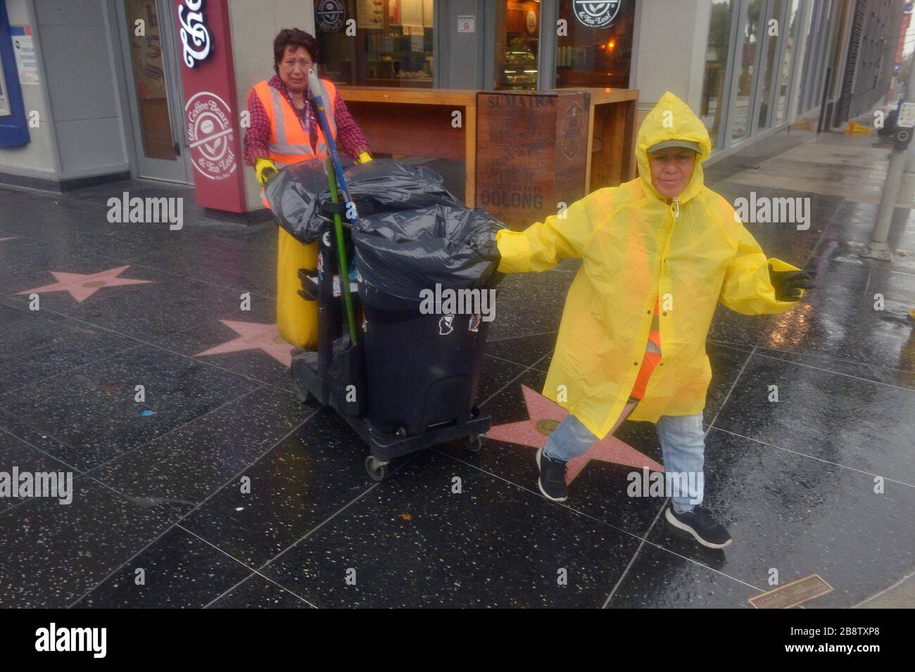 Pick up trash High Resolution Stock Photography and Images Alamy