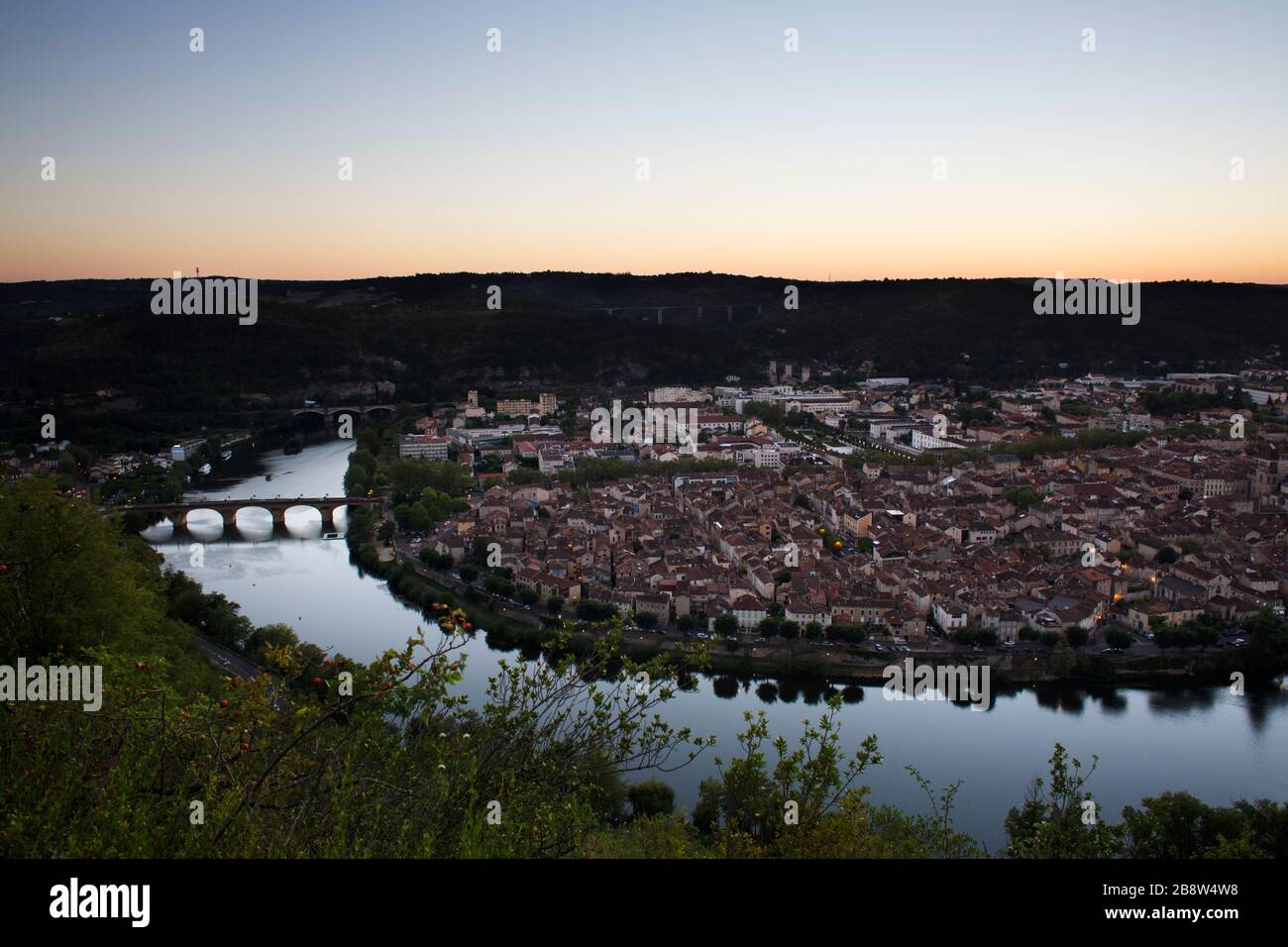 Panoramic view of Cahors, Òlt, Occitania (Lot, France) Stock Photo