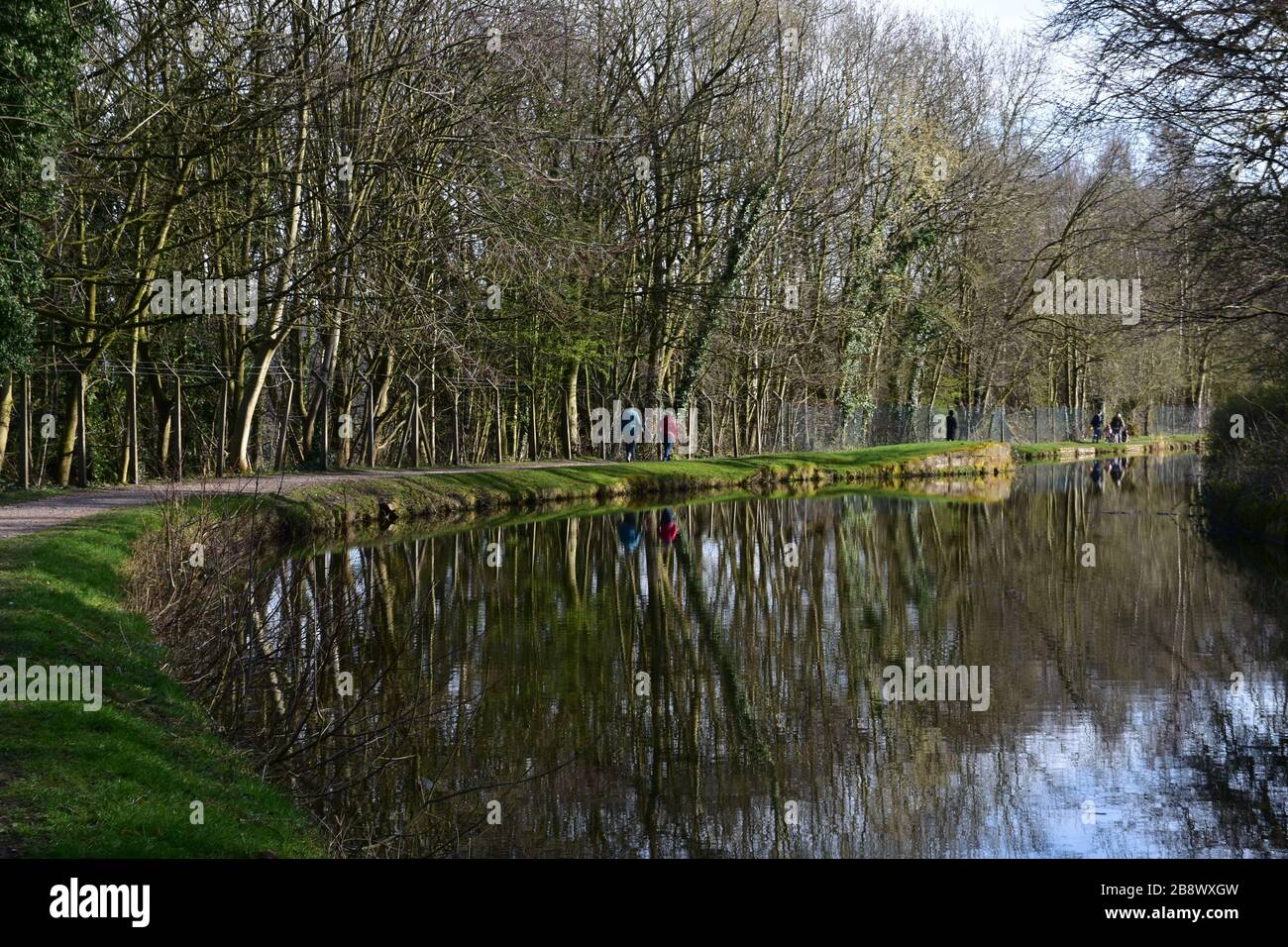 Leeds - Liverpool canal, Apperley bridge, West Yorkshire in Spring Stock Photo