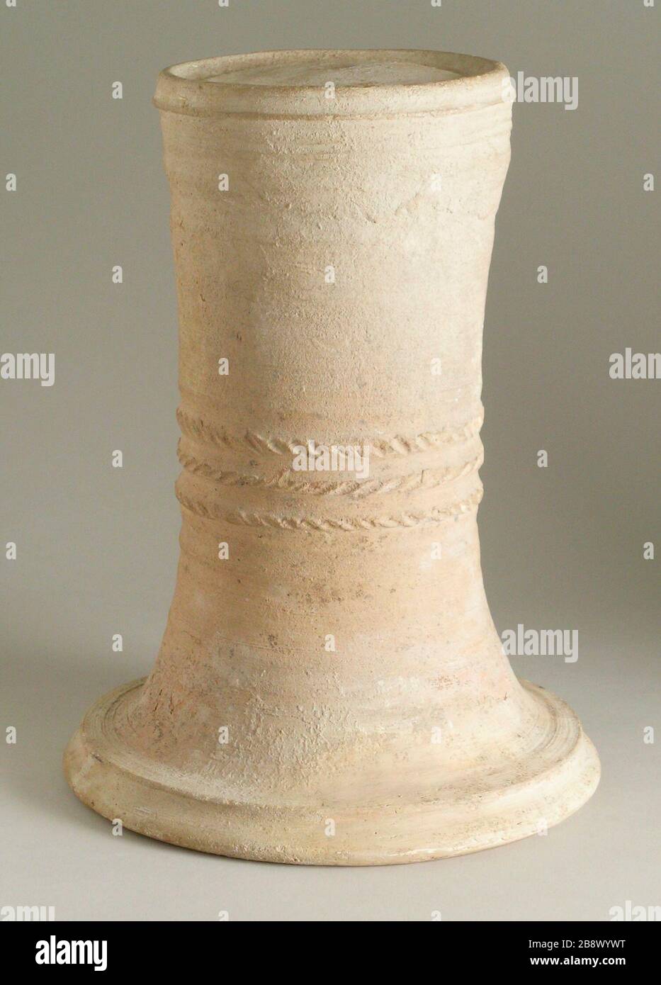 'Lampstand; English:  Syria, 7th-8th century Furnishings; Lighting Earthenware, with applied and incised decoration The Madina Collection of Islamic Art, gift of Camilla Chandler Frost (M.2002.1.121) Islamic Art; 7th-8th century; ' Stock Photo