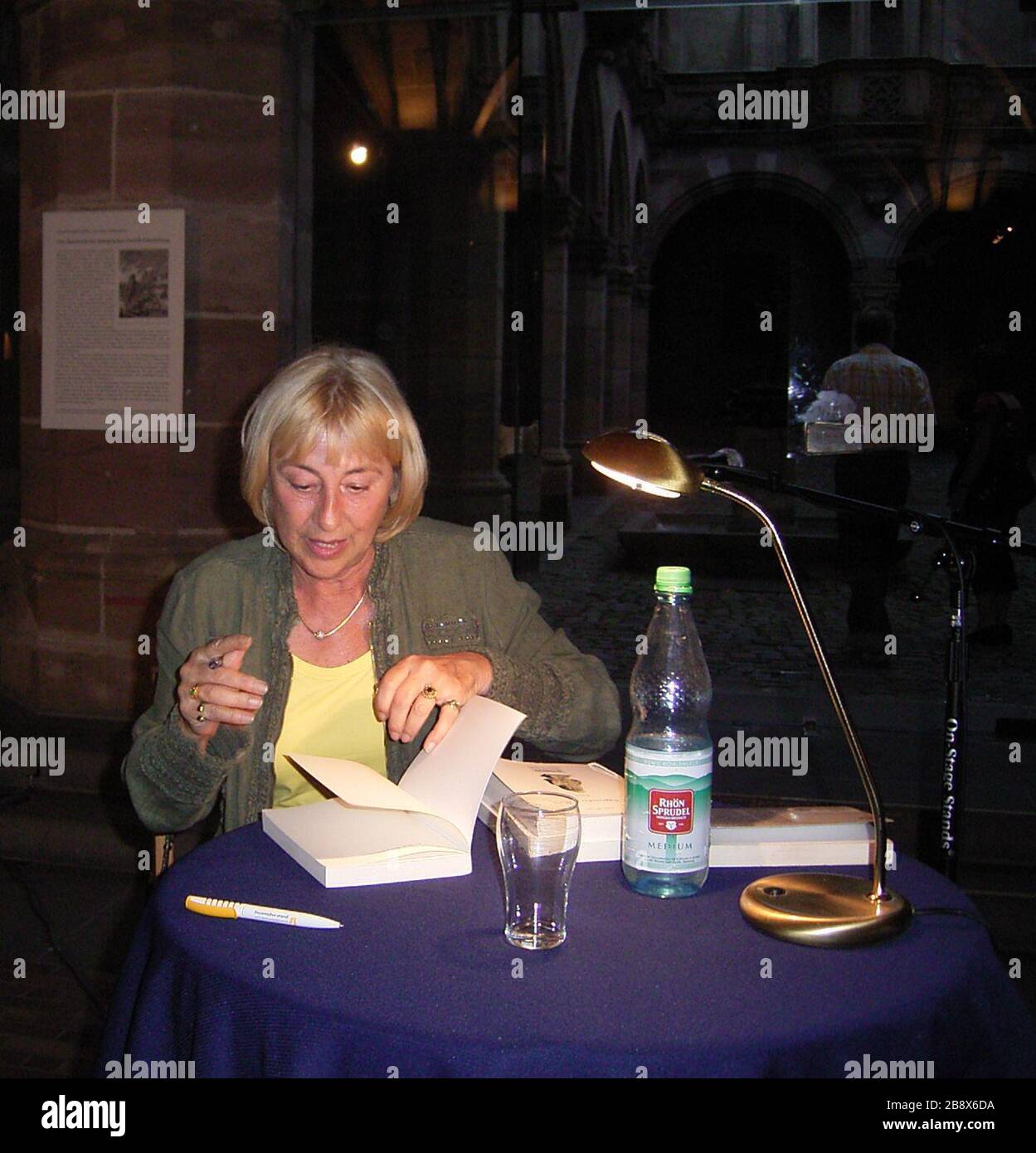 'Deutsch: Autorin Lena Blom / Ottilie Arndt signiert Ihre Bücher bei einer Lesung in Nürnberg Pellerhof; 11 June 2008; Self-photographed; WMotzet; ' Stock Photo