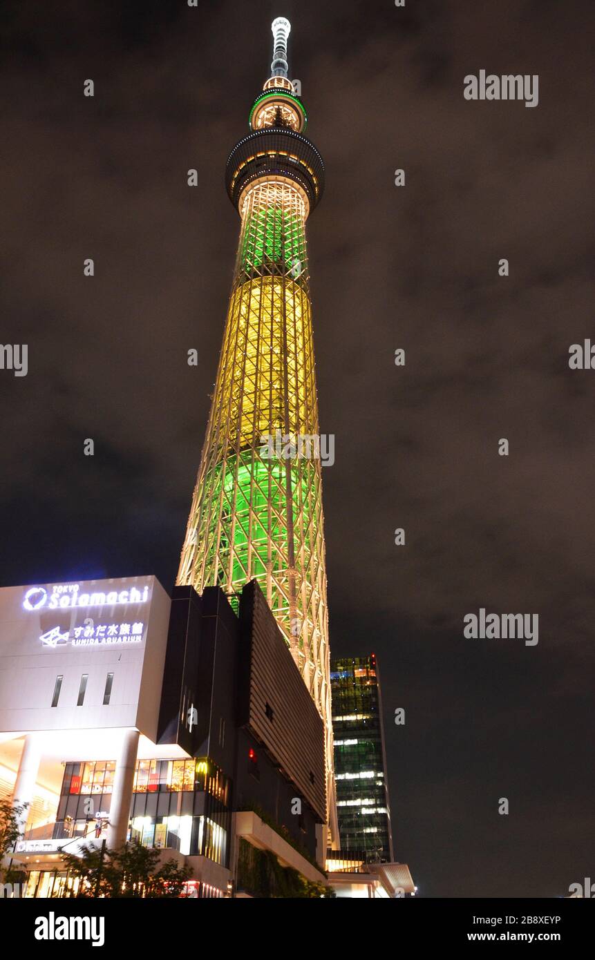 Illuminated Tokyo Tower at night Stock Photo - Alamy