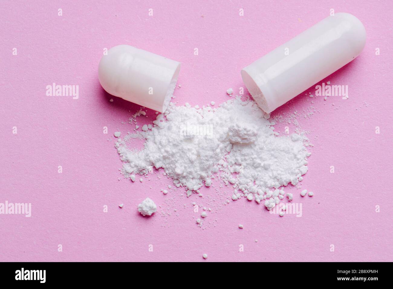 White powder capsules hires stock photography and images Alamy