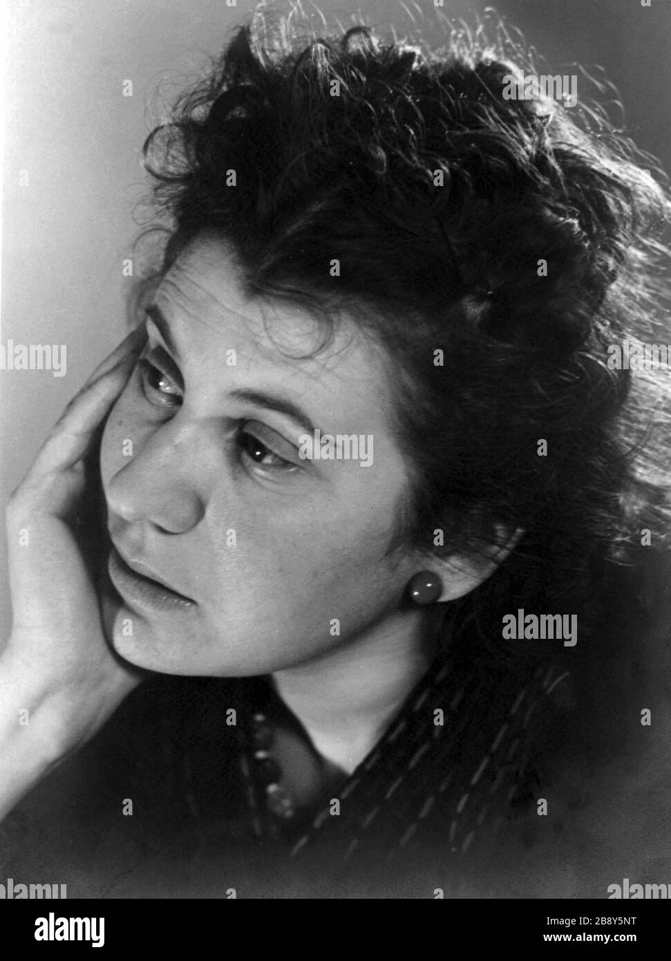 Etty Hillesum (1914-1943), joven judía neerlandesa. Murió en 1943 a los 29 años en el campo de exterminio nazi de Auschwitz (1943). Durante los últimos dos años de su vida escribió un diario y unas cartas desde el Campo de Westerbork antes de llegar a Auschwitz. Stock Photo