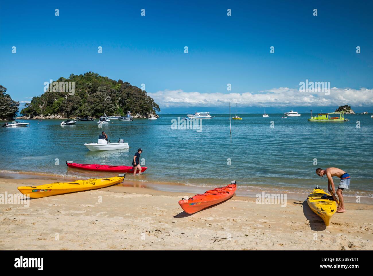 Kayaks kaiteriteri hires stock photography and images Alamy