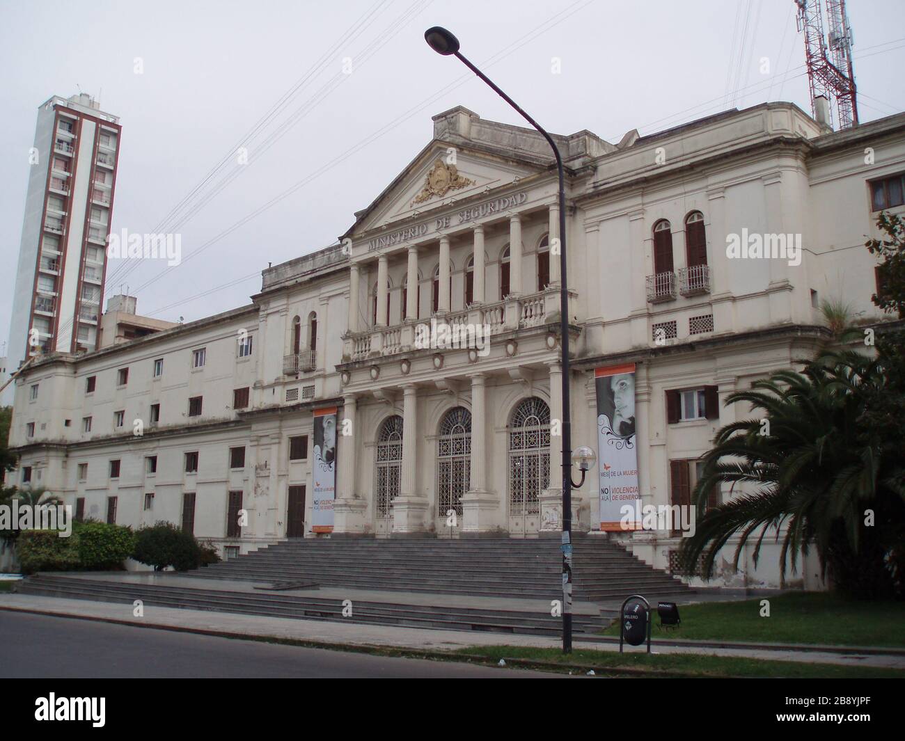 Español: Fachada del Ministerio de Seguridad de la Provincia de Buenos  Aires, en La Plata.; 9 March 2013; Own work; Elsapucai Stock Photo - Alamy