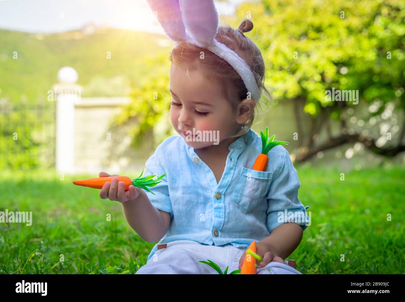 Easter Bunny Costume High Resolution Stock Photography And Images Alamy