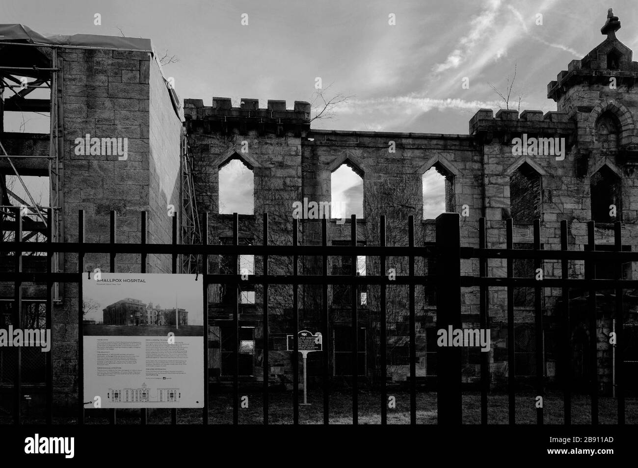 Smallpox hospital ruins. Roosevelt Island, NY Stock Photo