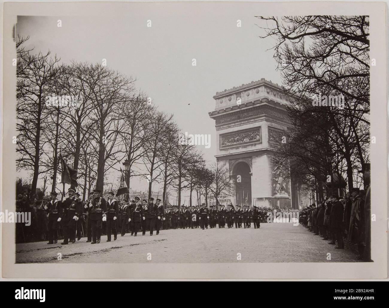 11 November 1931 Armistice Anniversary Parade Of Sailors Armistice Day November 11 1931 Parade Of Sailors Champs Elysees 8th Arrondissement Paris Anniversaire De L Armistice Le 11 Novembre 1931 Defile Des Marins