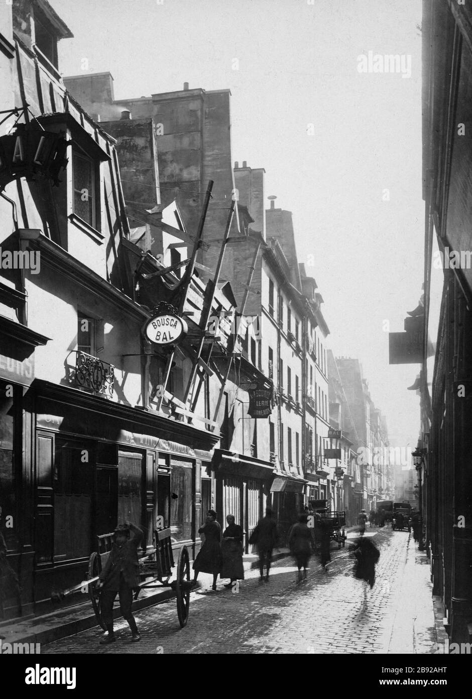 RUE DE Lapp Rue de Lappe, vue pittoresque. Paris (XIème arr.), 30 septembre 1920. Photographie de Charles Lansiaux (1855-1939). Paris, musée Carnavalet. Stock Photo