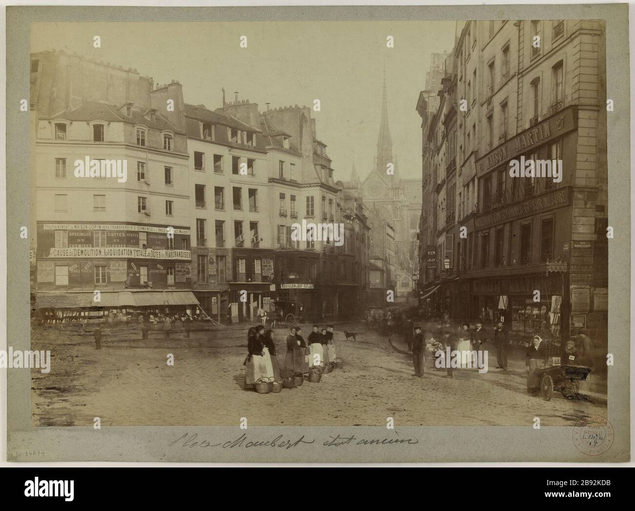 Place Maubert former state. Old view of Place Maubert, 5th arrondissement, Paris. Vue ancienne de la Place Maubert, Paris (Vème arr.). Photographie anonyme. Tirage sur papier albuminé. Paris, musée Carnavalet. Stock Photo