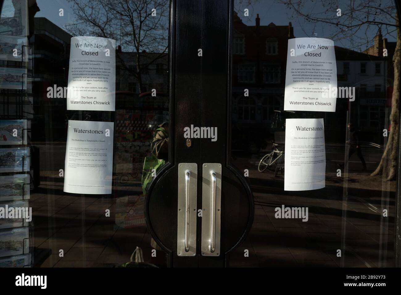 Roadside free library hi-res stock photography and images - Alamy