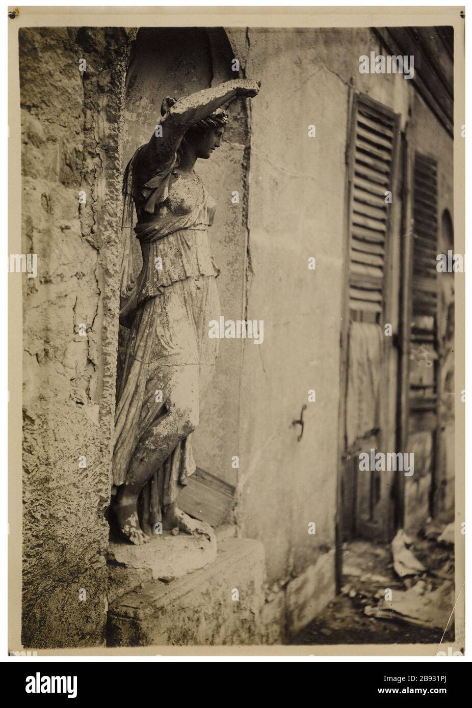 1907 statue Cut Out Stock Images & Pictures Alamy