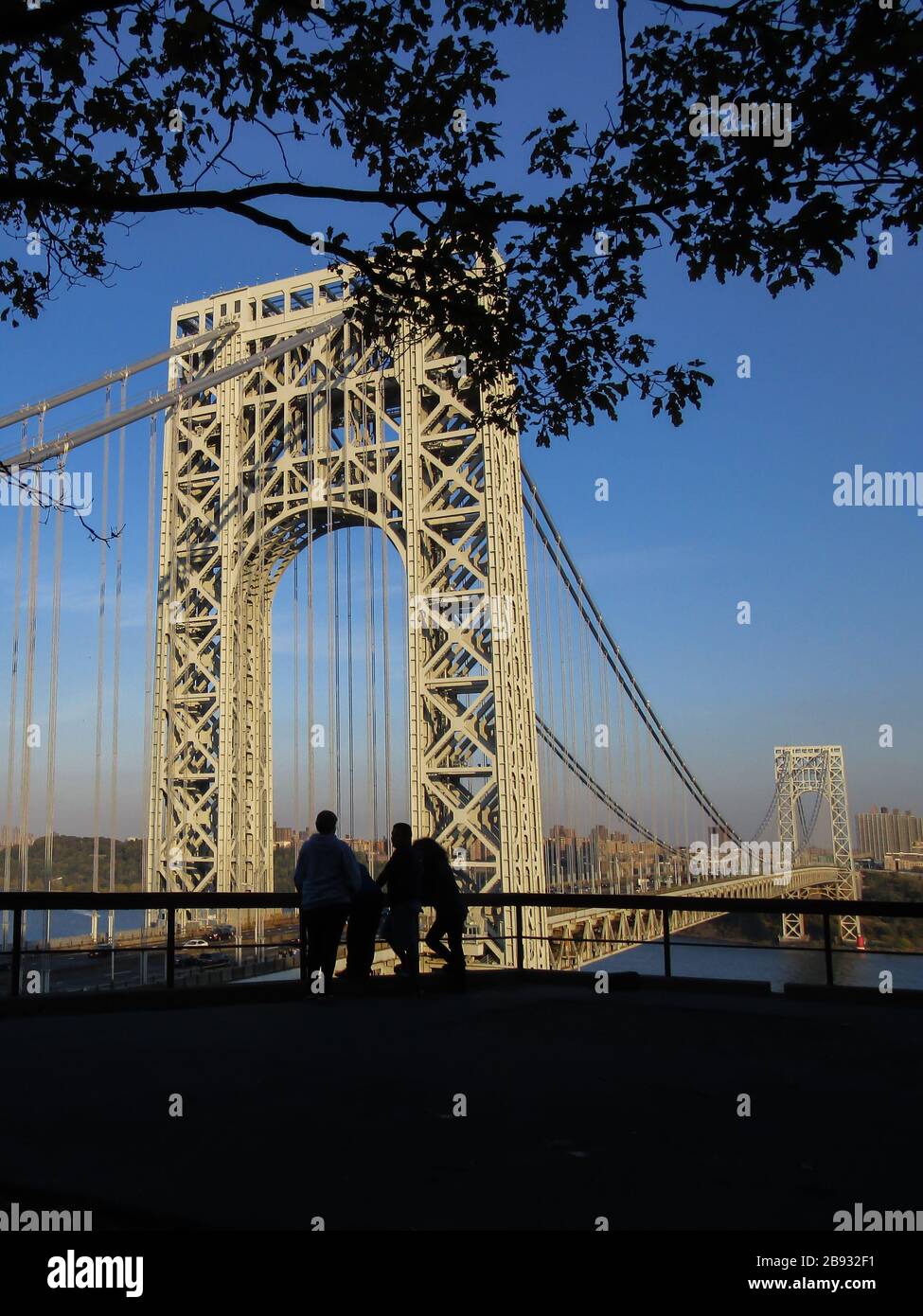 Fort Lee, New Jersey Silhouettes of visitors to Fort Lee Historic Park