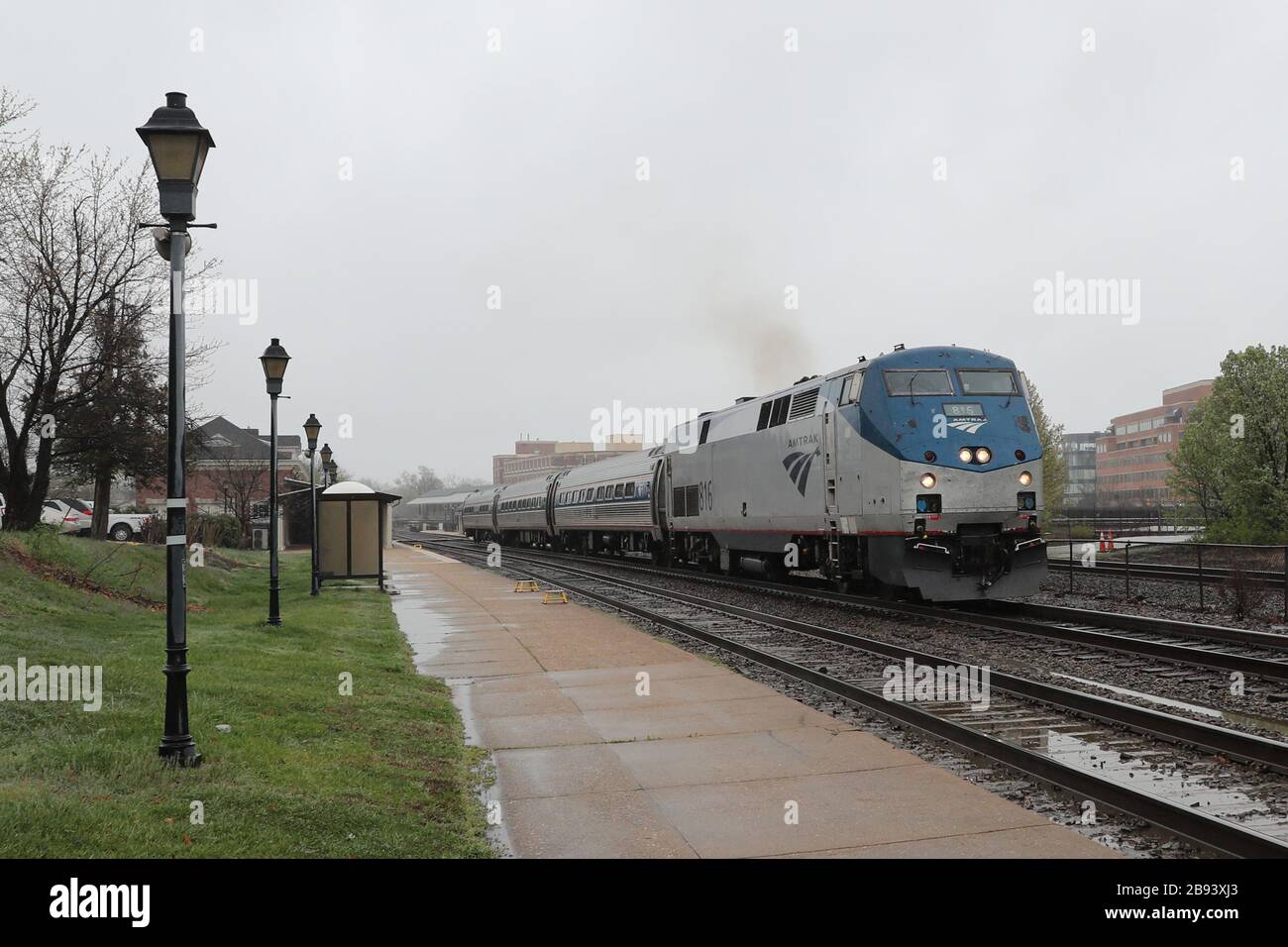 amtrak checked baggage