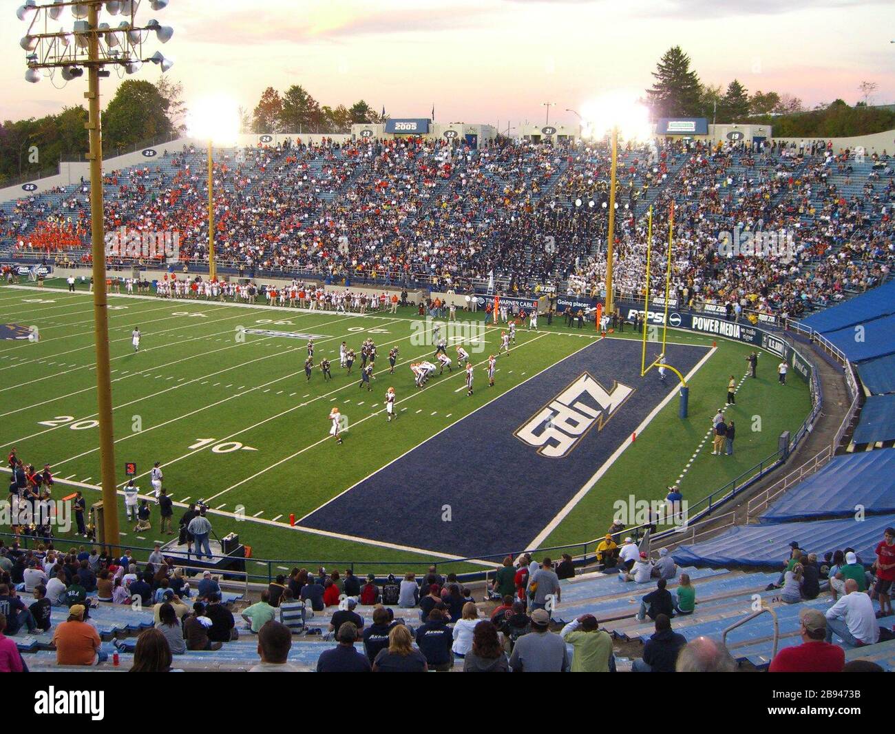 Rubber Bowl Akron Hi-res Stock Photography And Images - Alamy