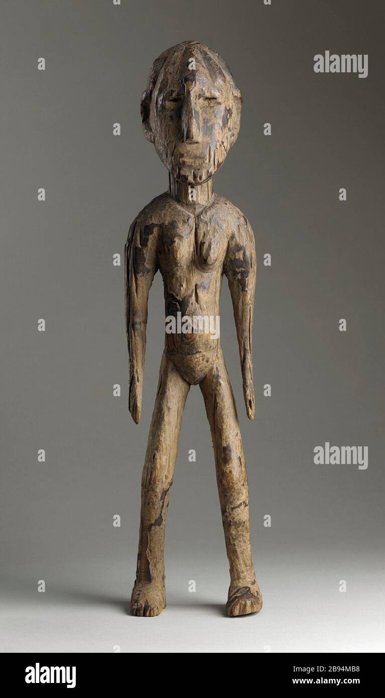Standing Female Figure; English: Africa, Burkina Faso, Lobi peoples, circa  1900 Sculpture Wood Gift of Don and Paula Rae Brody (M.83.232.5) African Art;  circa 1900 date QS:P571,+1900-00-00T00:00:00Z/9,P1480,Q5727902 Stock Photo  - Alamy