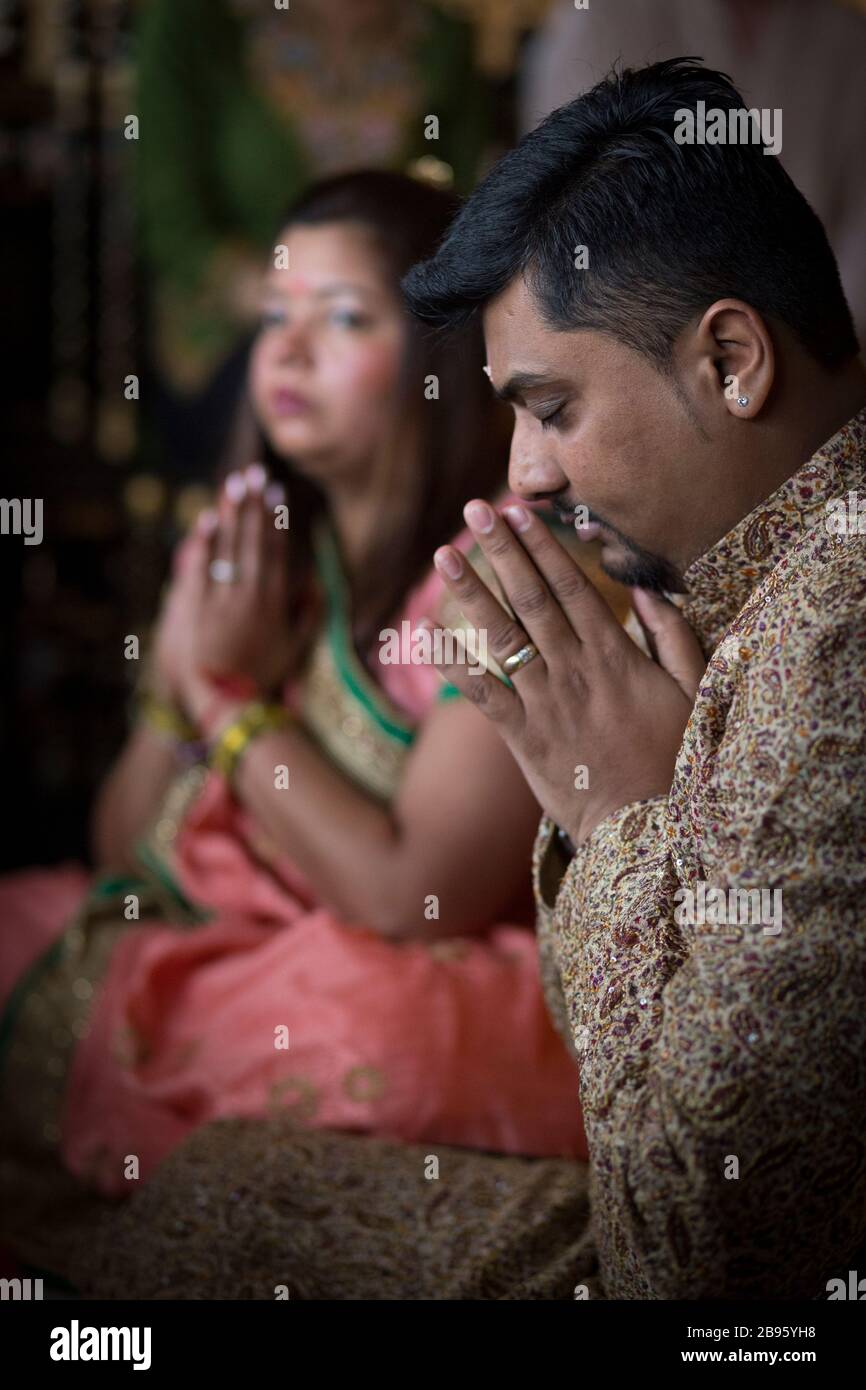 Details 161+ godh bharai gift ideas kenmei.edu.vn