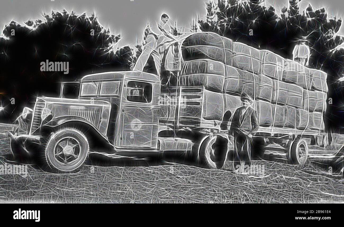 Loading wool bales hi-res stock photography and images - Alamy