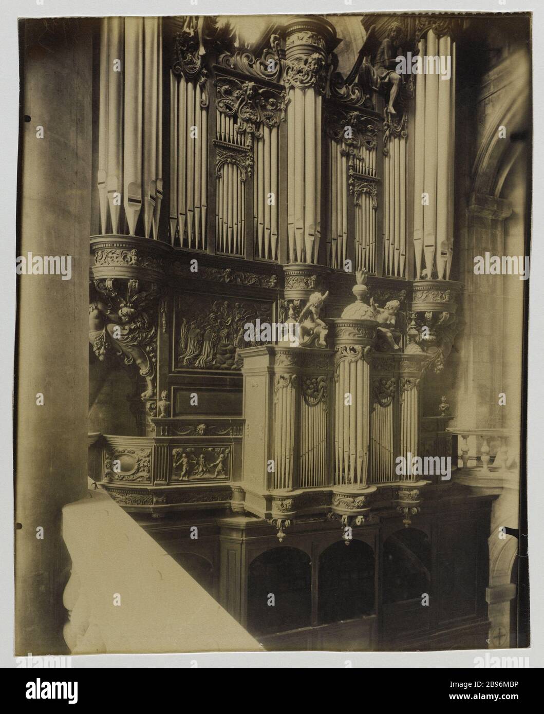 Organ Inside The Church Of Saint Etienne Du Mont 5th District Paris Orgue Interieur De L Eglise Saint Etienne Du Mont Paris Veme Arr 1912 Photographie D Eugene Atget 1857 1927 Paris Musee Carnavalet Stock Photo Alamy