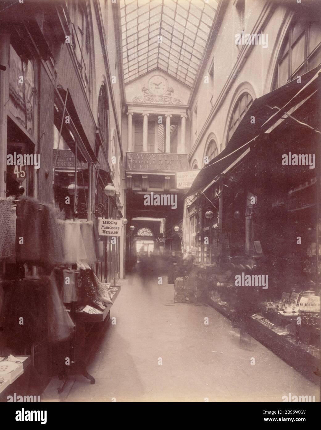 Atget paris hi-res stock photography and images - Page 8 - Alamy