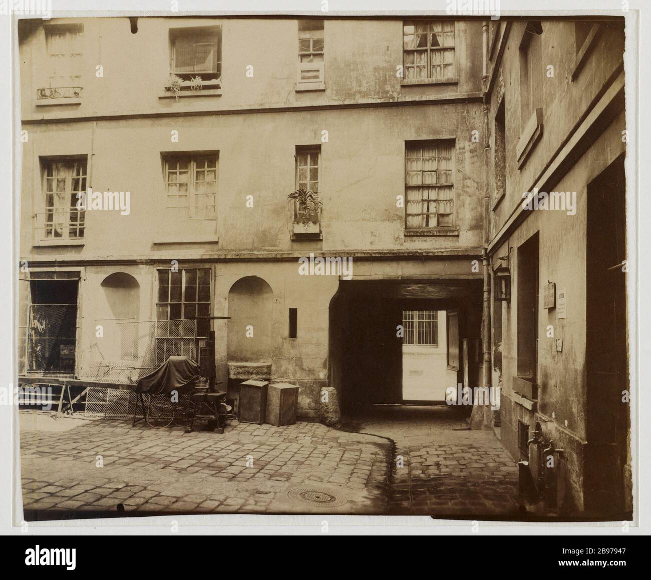 18 rue madame hi-res stock photography and images - Alamy