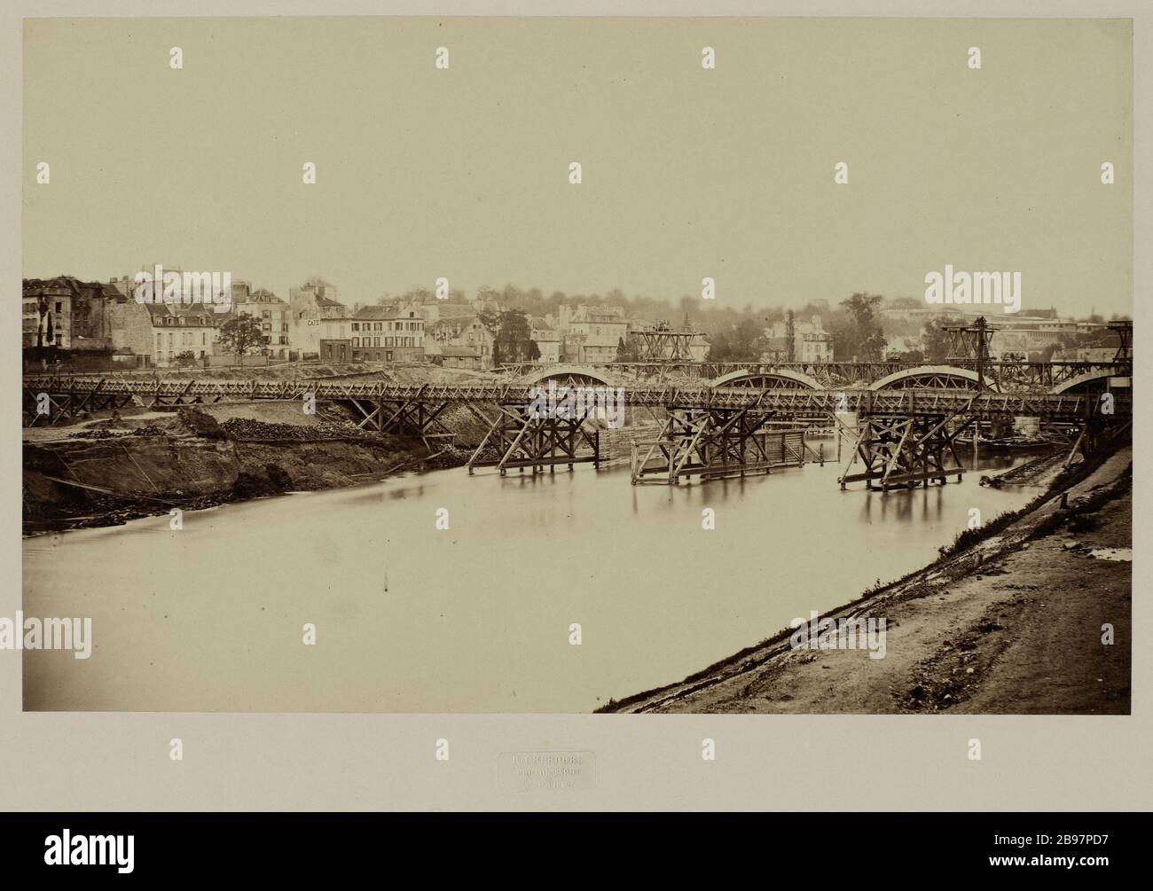 CONSTRUCTION BRIDGE CHARENTON, UPSTREAM Construction du pont de