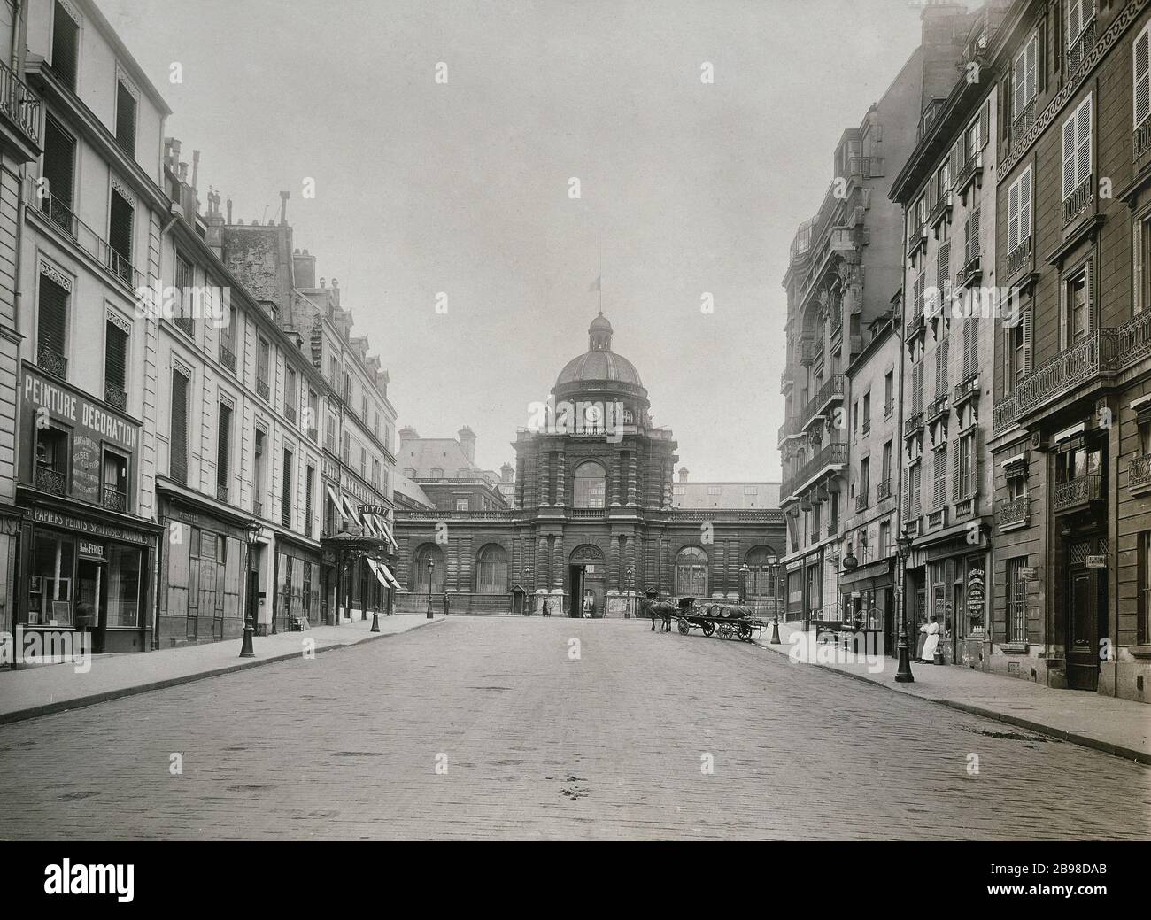 RUE DE TOURNON Rue de Tournon, vers le Sénat. Paris (VIème arr.). Photographie de Charles RUE DE TOURNON Rue de Tournon, vers le Sénat. Paris (VIème arr.). Photographie de Charles